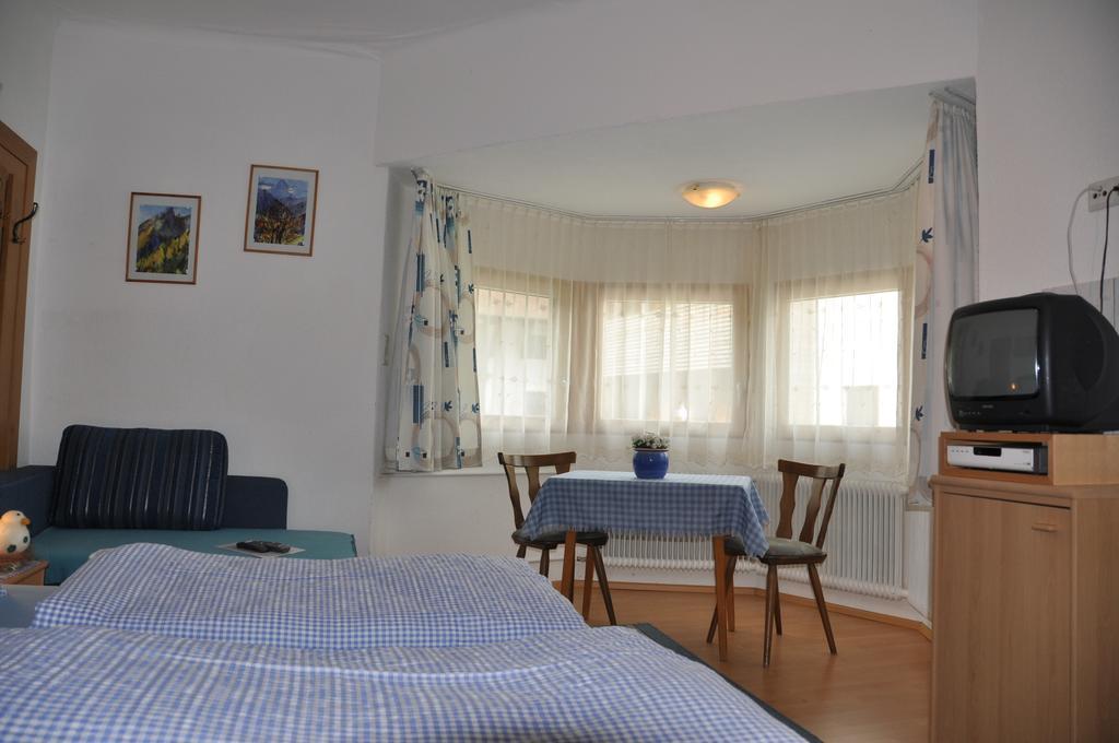 Appartements Pfausler Oetz Eksteriør billede